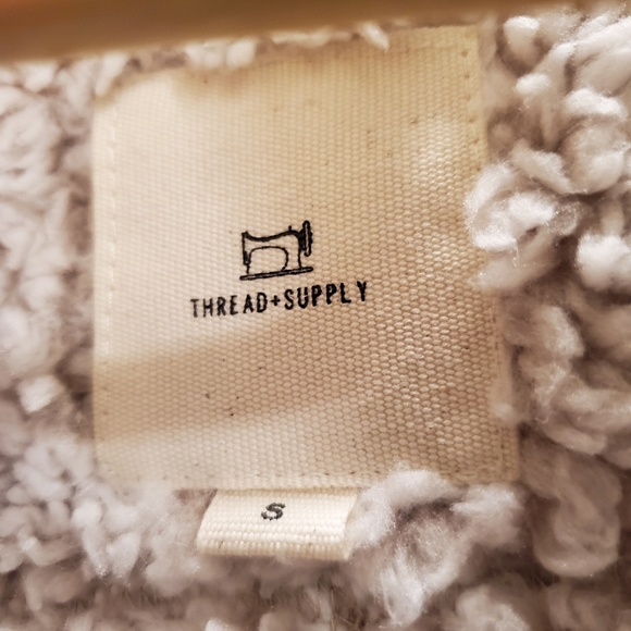 Thread + Supply Sherpa fleece vest, zip up, Women's S, white and mauve - Picture 4 of 5